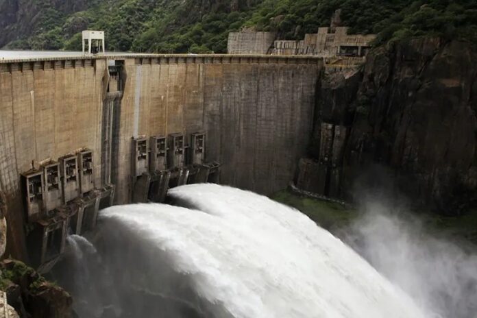 A HCB transfere 300 milhões de dólares para o Estado