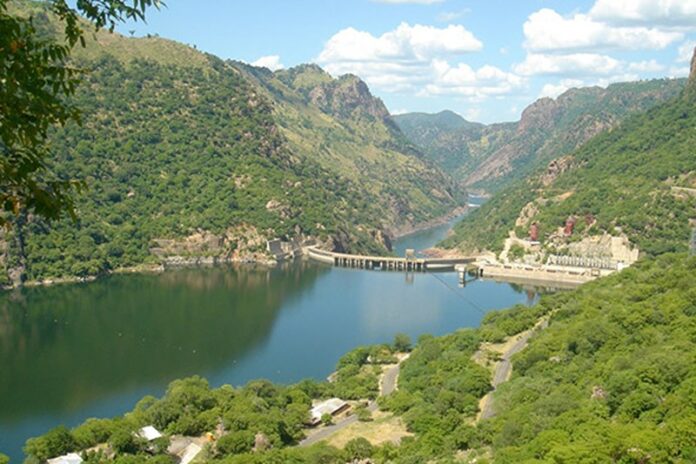 Manica Business Council expresses satisfaction with the government's halt on mining activities.