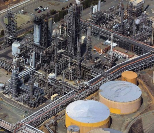 ExxonMobil-Led Consortium Awards Initial Contract for Massive Mozambique LNG Venture